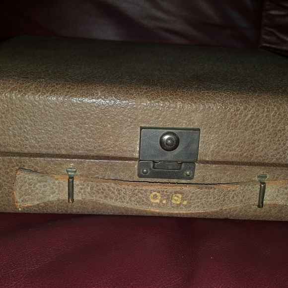 Vintage Travel Vanity Set Suitcase set. - Picture 8 of 8